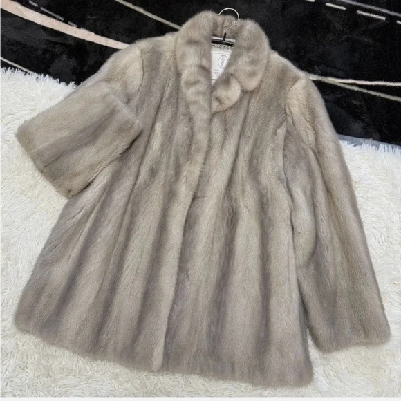 Saga vintage Sapphire Mink fur Coat - Picture 7 of 16
